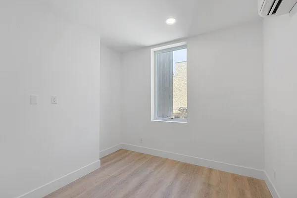 Rented by REAL New York | media 3