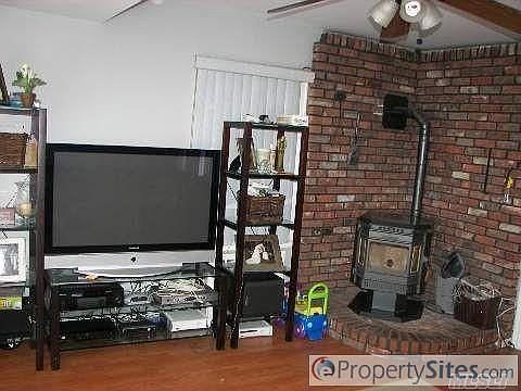 3rd image of 877 Kings Pkwy