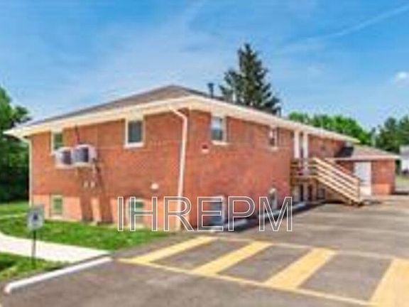 2nd image of 276 Powell Cir #C