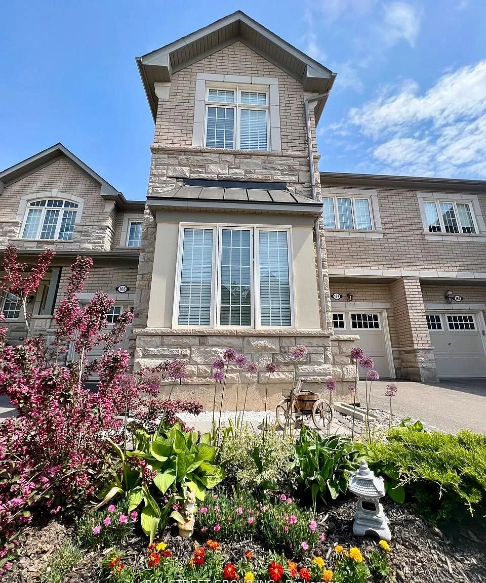 4 bed, $4,000 — Photo 1