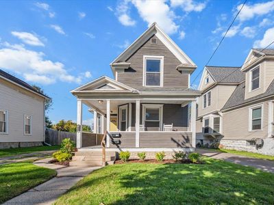 611 Leonard St NE, Grand Rapids, MI, 49503