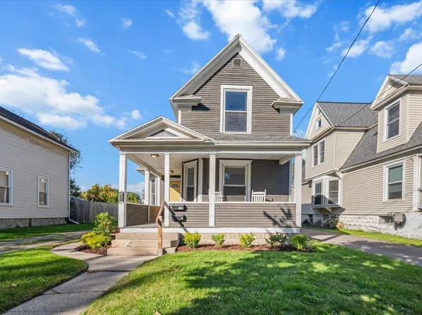 611 Leonard St NE, Grand Rapids, MI 49503