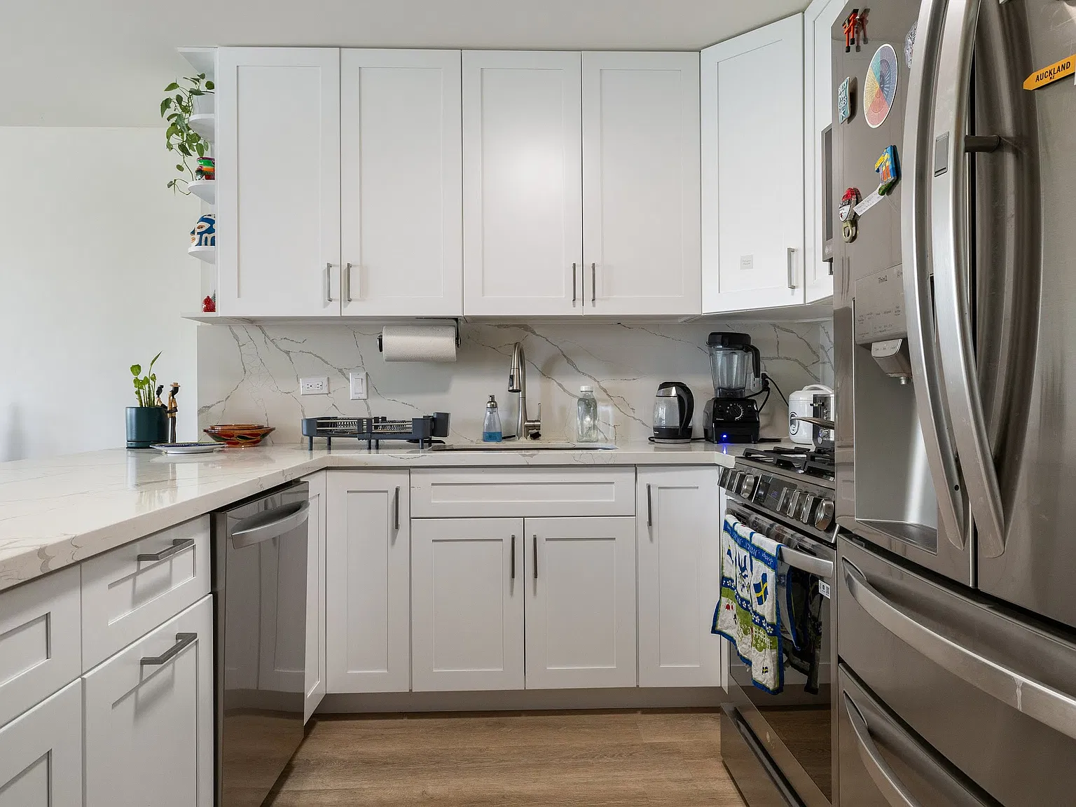 2 bed, 1100 sqft, $4,500 — Photo 2