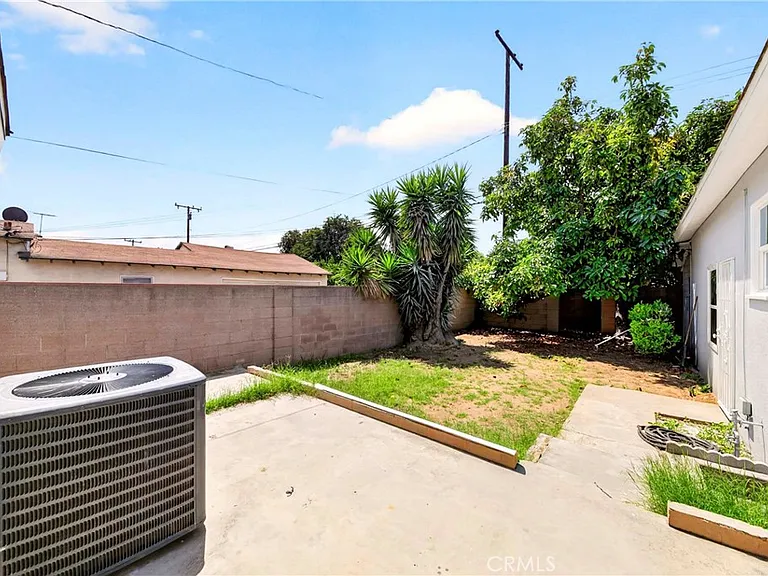 639 N Nora Ave — Photo 6