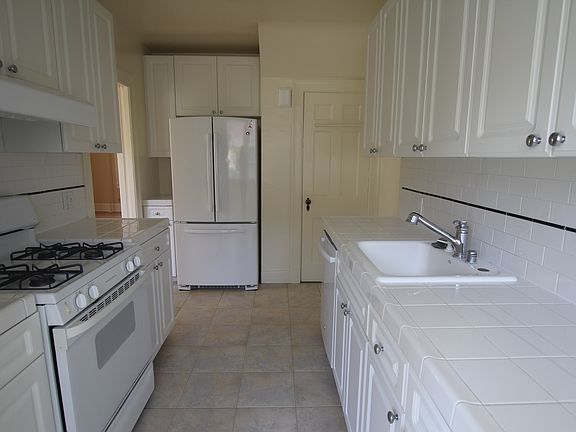 4th image of 744 Portola St APT B