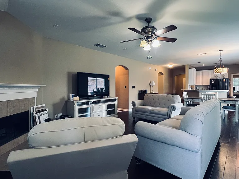 4405 Willow Wood Rd — Photo 3