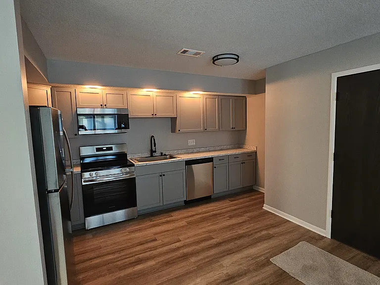 3795 Creek Hill Dr #2 — Photo 7