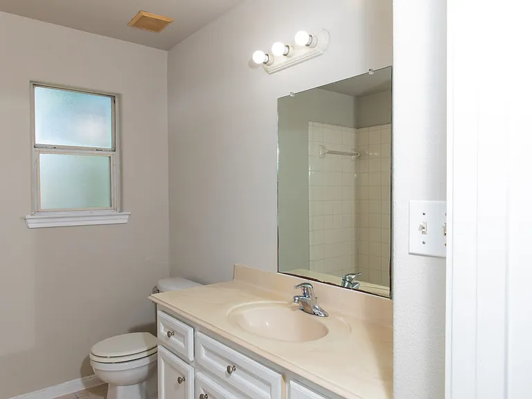 815 Cravens St #C — Photo 67