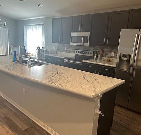 3rd image of 457 Saint Georges Cir