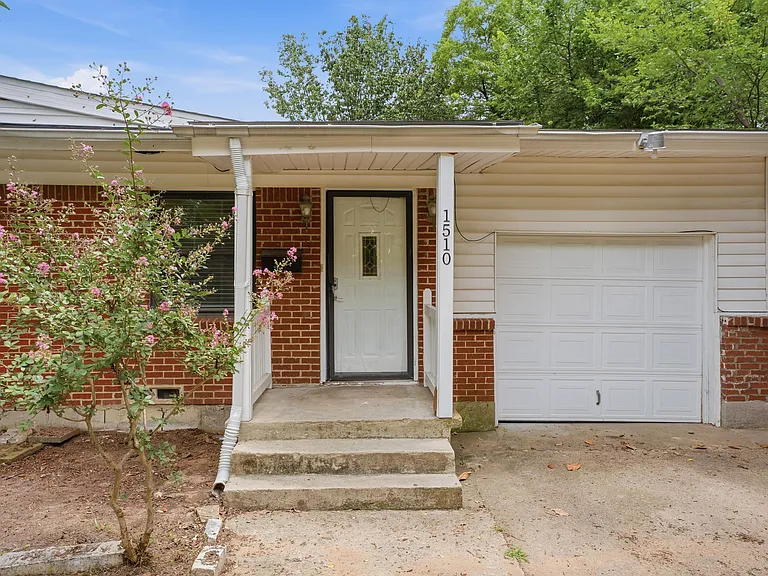 1510 Juanita Dr — Photo 3
