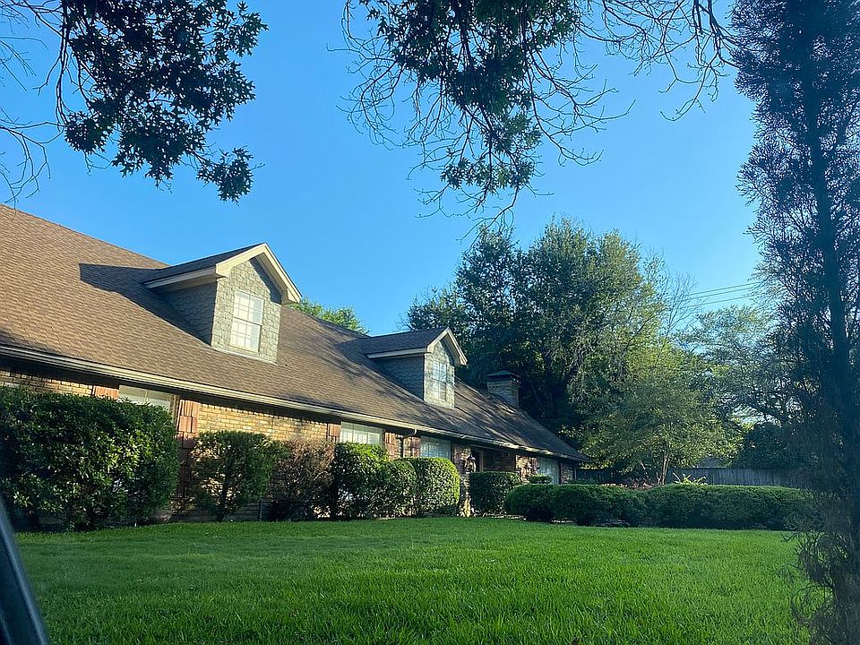 2nd image of 1303 Lexington Dr