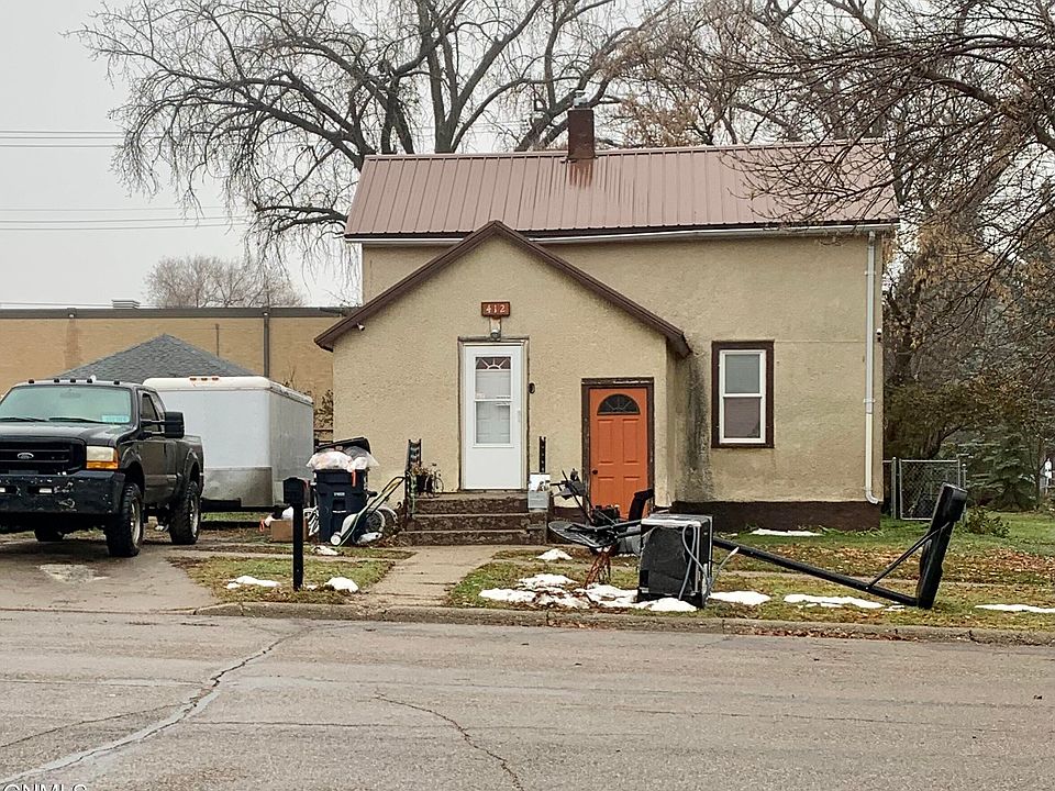 2nd image of 412 Walnut St