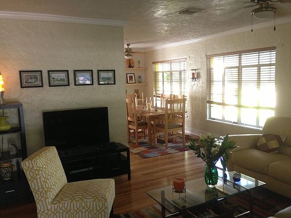 LIVING ROOM II