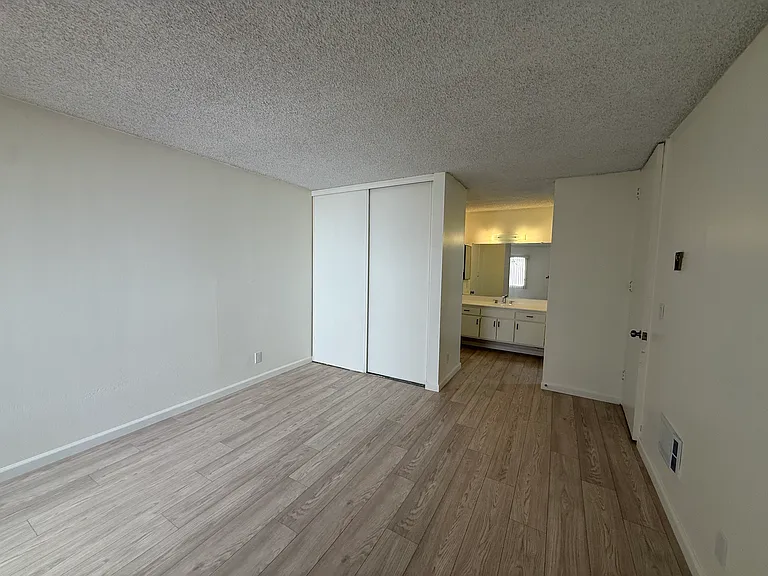 5900 Canterbury Dr #A123 — Photo 6