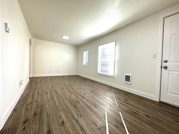 5th image of 2515 Virginia Ave APT 4