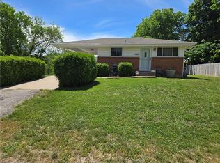 605 E Summit St, Smithville, MO 64089
