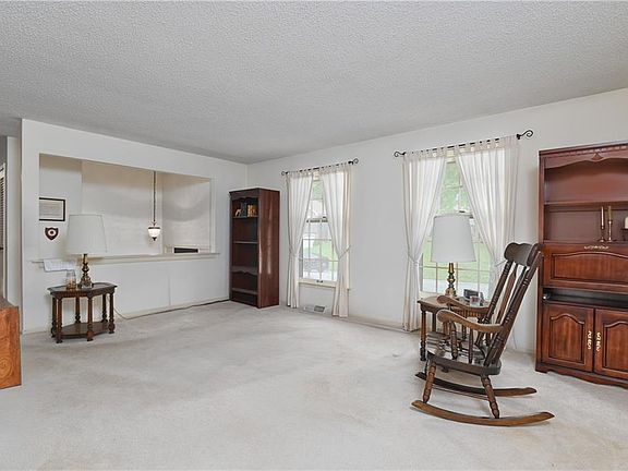 4th image of 5816 NW Whispering Oaks Ln