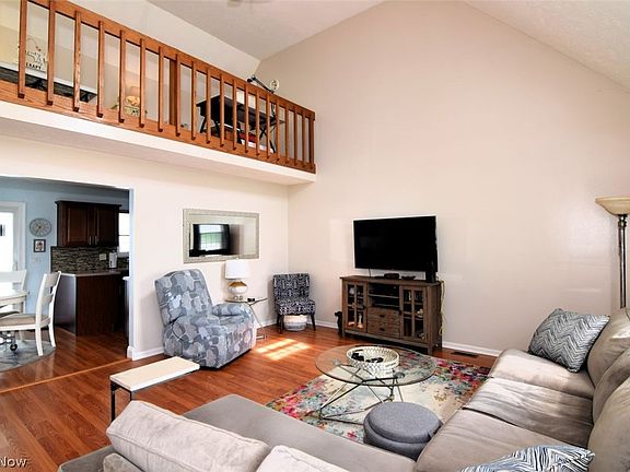 3rd image of 5254 Liberty Ln #B