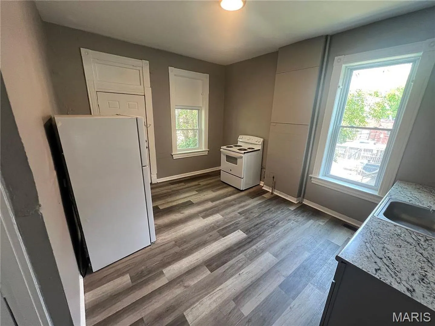 3135 Chippewa Street — Photo 4