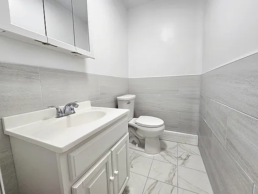 Rented by Voro Purple LLC | media 15