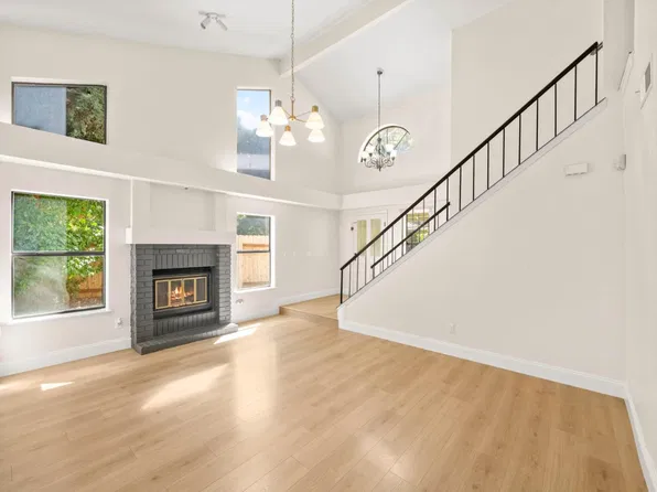 1511 Newborough Dr, Sacramento, CA 95833