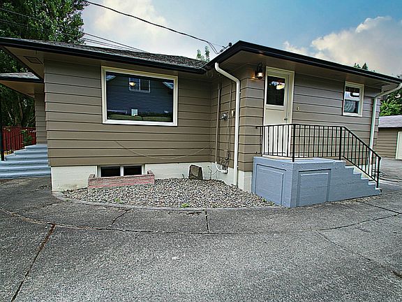 3rd image of 418 7th Ave NW