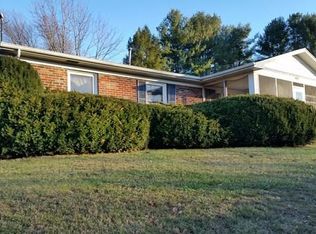 23367 Four Seasons Dr, Bristol, VA 24202