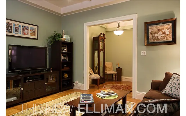 Sold by Douglas Elliman | media 10