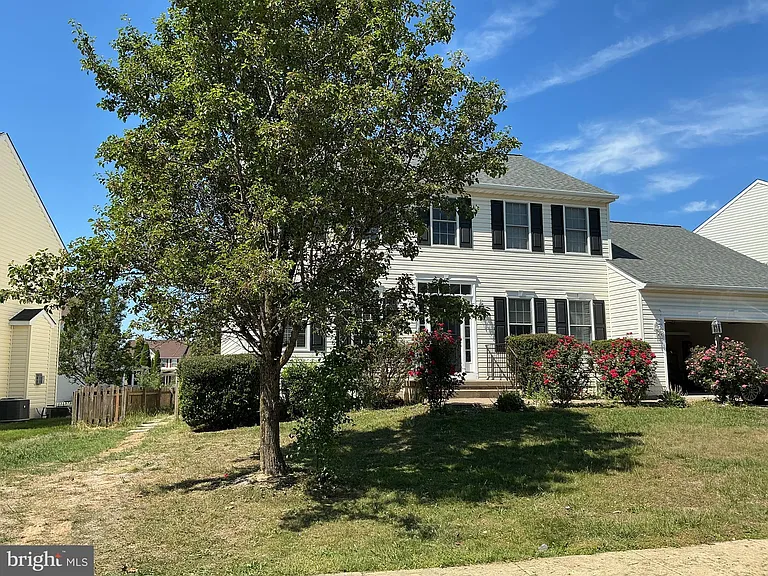 33 Wild Rose Dr — Photo 1