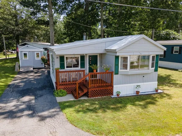 14 Hickory Avenue, North Hampton, NH 03862