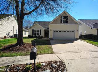 2108 Woodwater Dr, Fuquay Varina, NC 27526