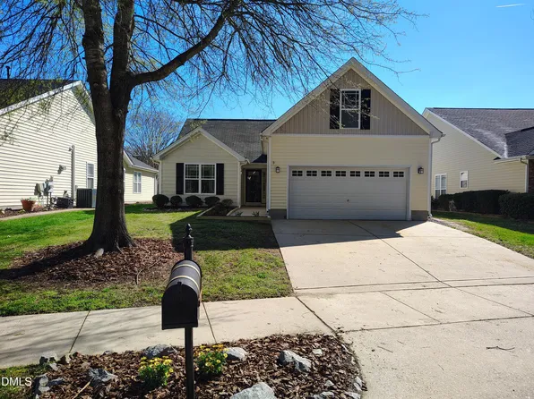 2108 Woodwater Dr, Fuquay Varina, NC 27526