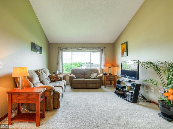 3rd image of 21220 Pasofino Cir N
