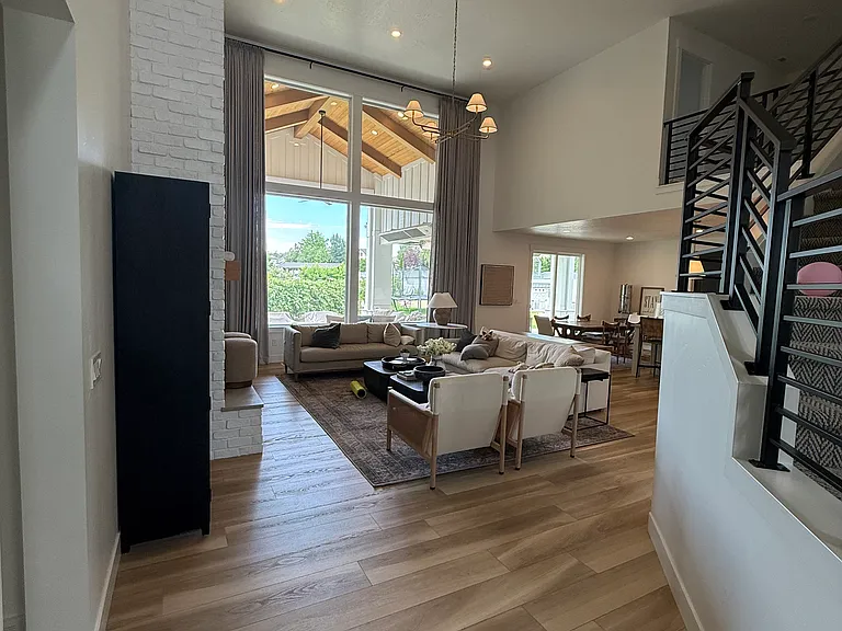 333 N 1200 E — Photo 4