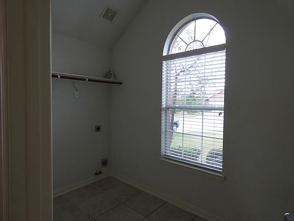 4th image of 7025 Welshman Dr