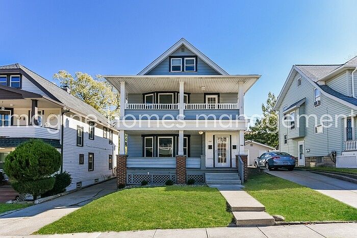 1st image of 1329 Lakewood Ave #2