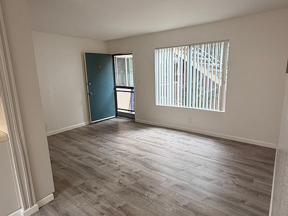5th image of 4443 Campus Ave APT 3