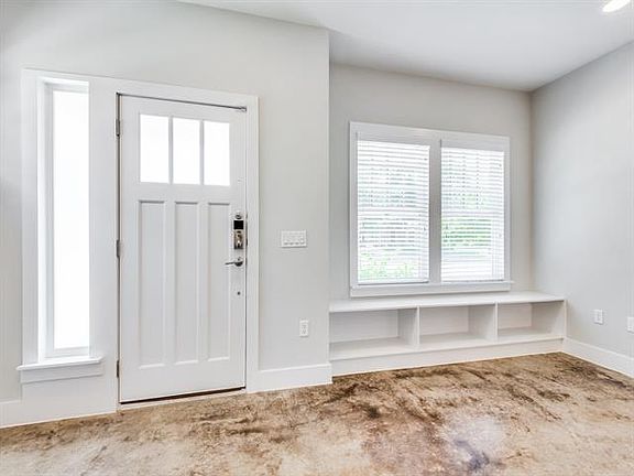 4th image of 837 Cedar Hill Ave