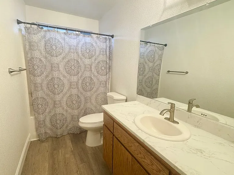 1040 Michael Ln — Photo 12
