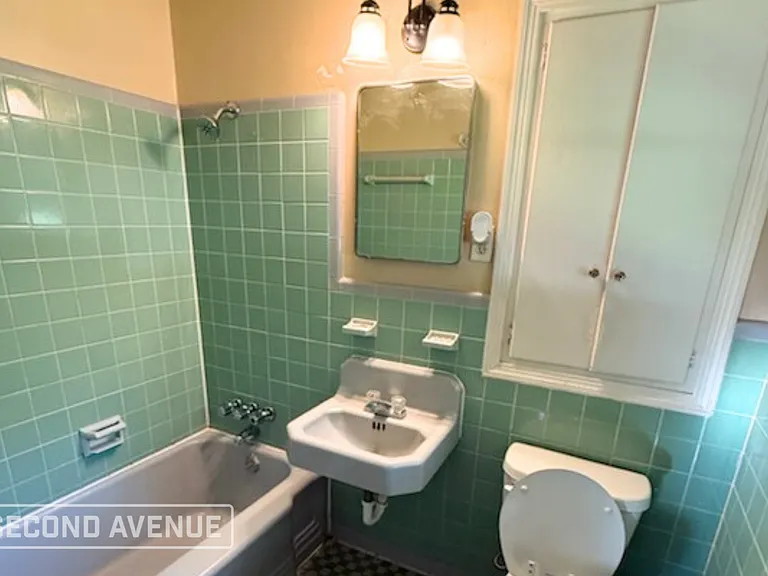 4056 Hermitage Dr — Photo 9
