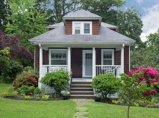 42 Riverdale Rd, Wellesley, MA 02481