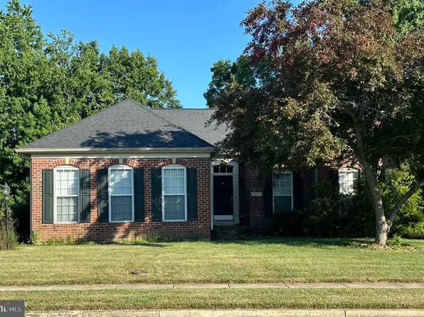 7935 Eagle View Dr, Chesapeake Beach, MD 20732
