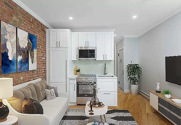 4th image of 422 E 81st St #3E