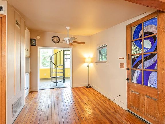 5th image of 497 Eaton Rd