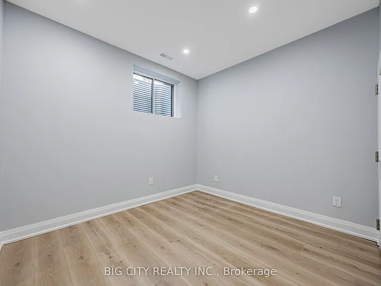 39 Aragon Ave #B — Photo 7