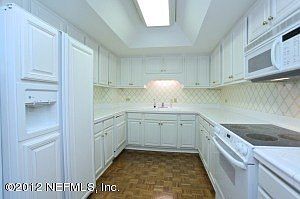 4th image of 2970 Saint Johns Ave #5C