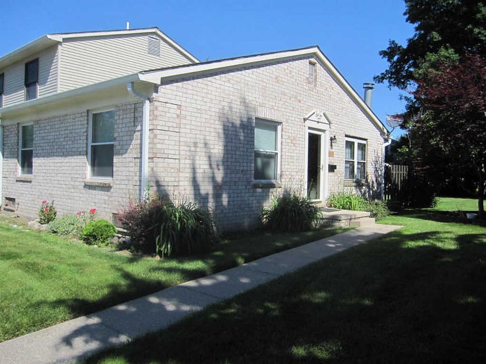 1st image of 8431 Lakeview Ct