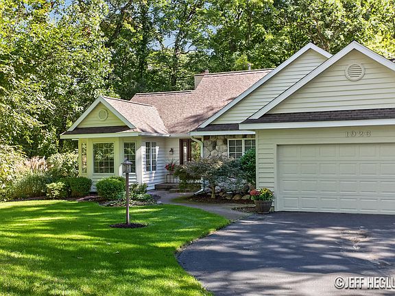 4th image of 1926 Country Brook Dr SE