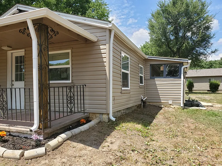 6005 Old Rutledge Pike — Photo 2