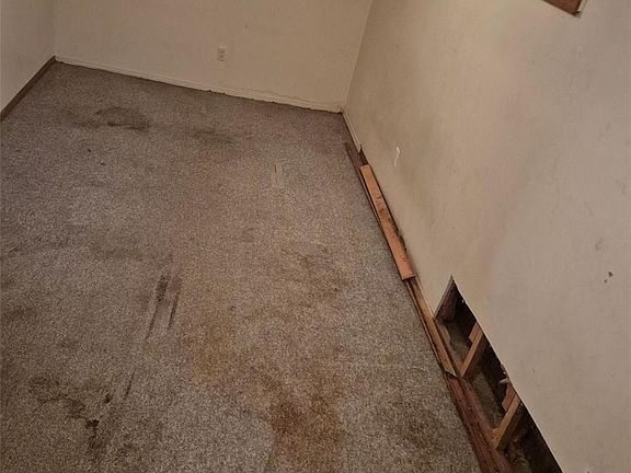3rd image of 818 K Ave N